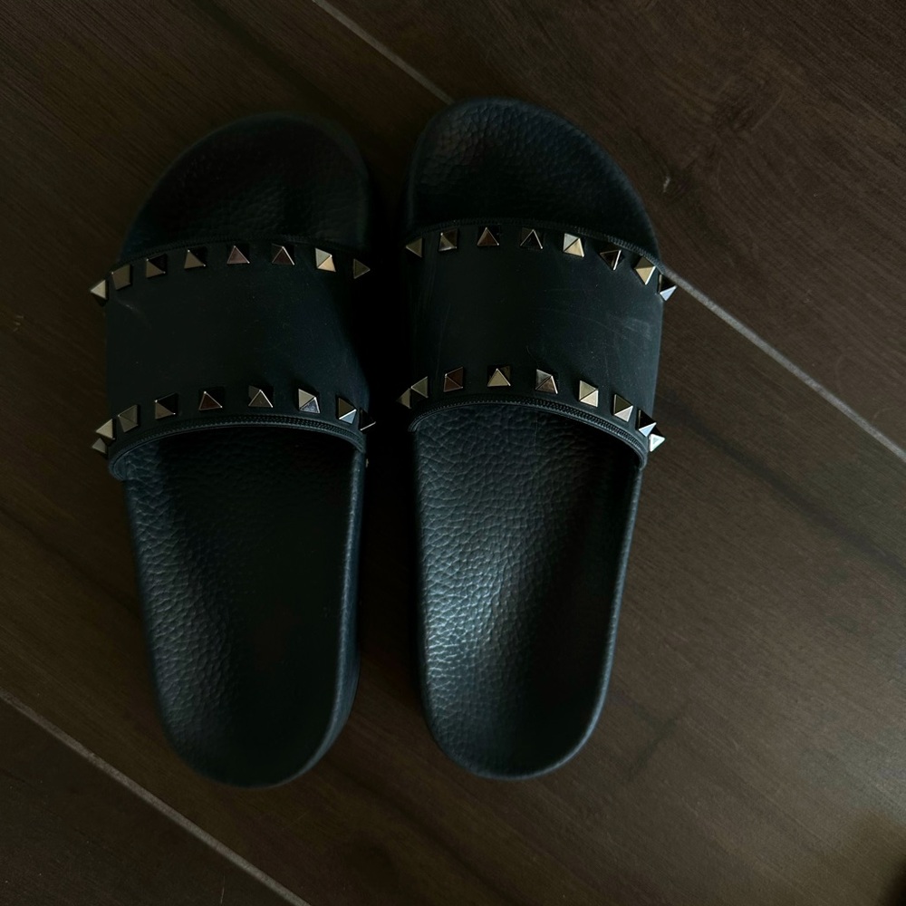 VALENTINO ROCKSTUD RUBBER SLIDER SANDAL - Picture 1 of 3